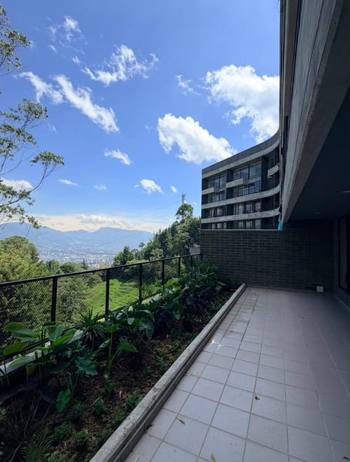Apartamento de 2 alcobas en venta en Loma Del Escobero, Envigado, 74 m² · foto 6 de 16