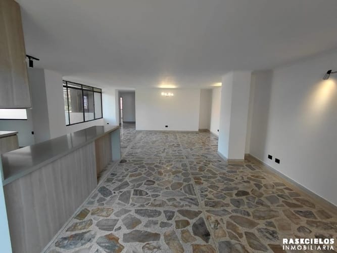 Apartamento de 3 alcobas en arriendo en Conquistadores, Medellín, 120 m² · foto 3 de 24