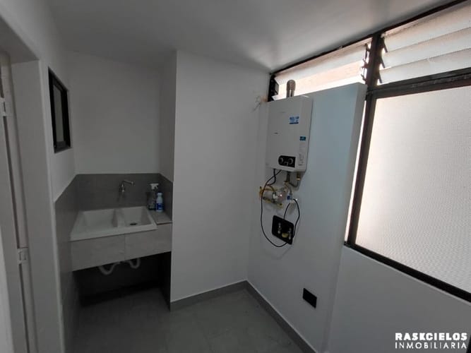 Apartamento de 3 alcobas en arriendo en Conquistadores, Medellín, 120 m² · foto 24 de 24