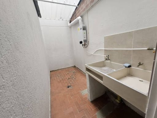 Apartamento de 4 alcobas en arriendo en Prado, Medellín, 130 m² · foto 9 de 24