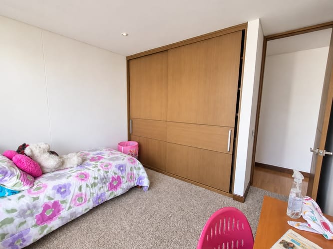 Apartamento de 3 alcobas en venta en Santa Barbara, Bogotá, 128 m² · foto 3 de 8