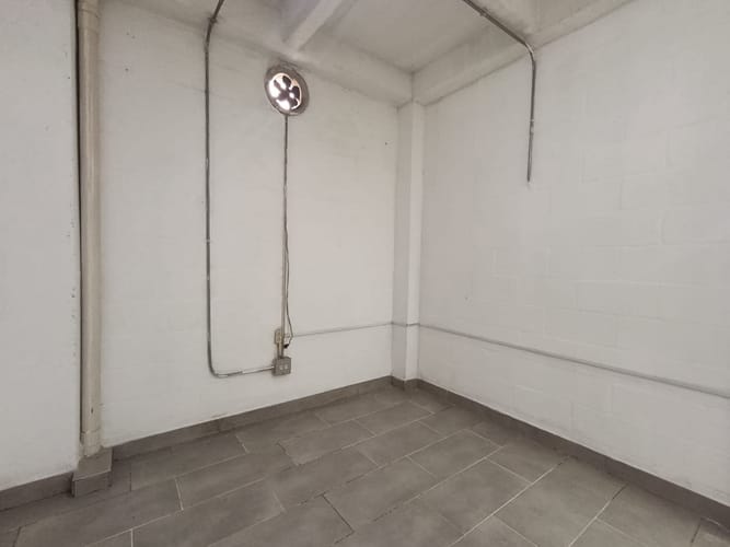 Bodega en arriendo en Trinidad, Medellín, 60 m² · foto 5 de 10