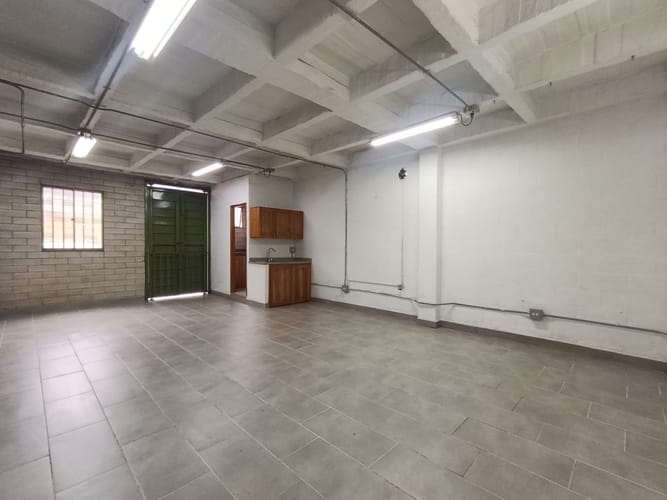 Bodega en arriendo en Trinidad, Medellín, 60 m² · foto 6 de 10