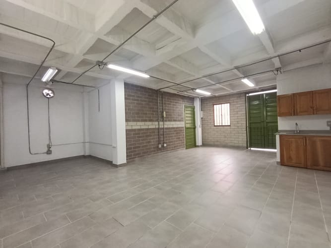 Bodega en arriendo en Trinidad, Medellín, 60 m² · foto 7 de 10