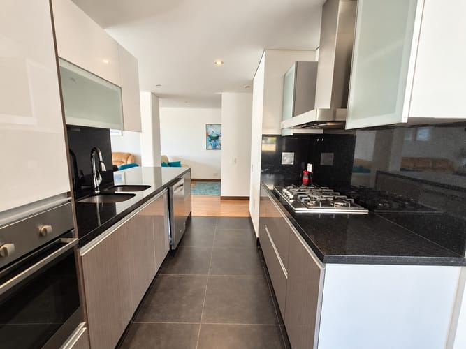 Apartamento de 3 alcobas en venta en Santa Barbara, Bogotá, 128 m² · foto 6 de 8