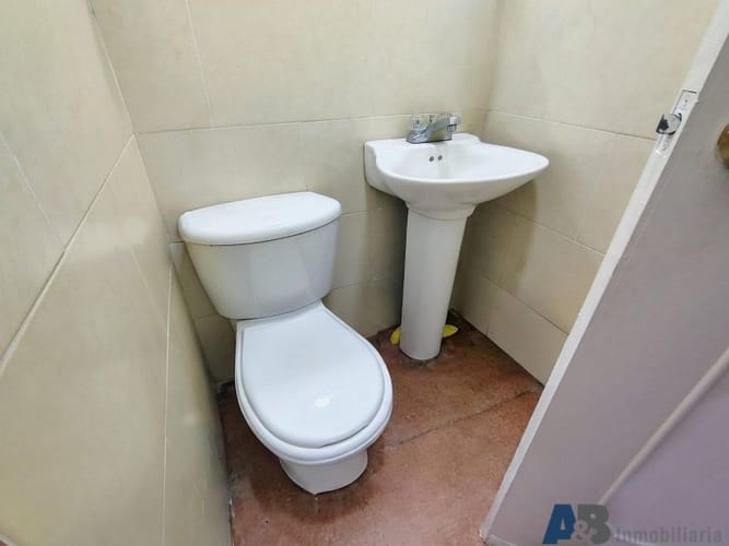 Casa de 6 alcobas en arriendo en La Aguacatala, Medellín, 300 m² · foto 4 de 19
