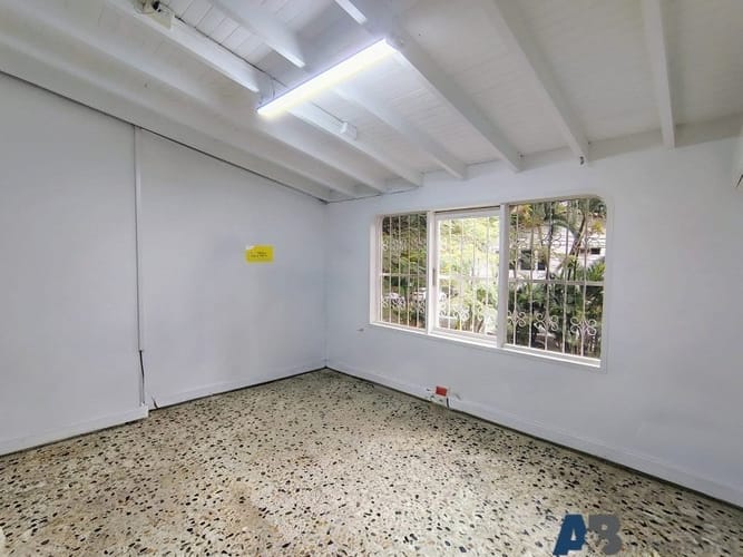 Casa de 6 alcobas en arriendo en La Aguacatala, Medellín, 300 m² · foto 10 de 19