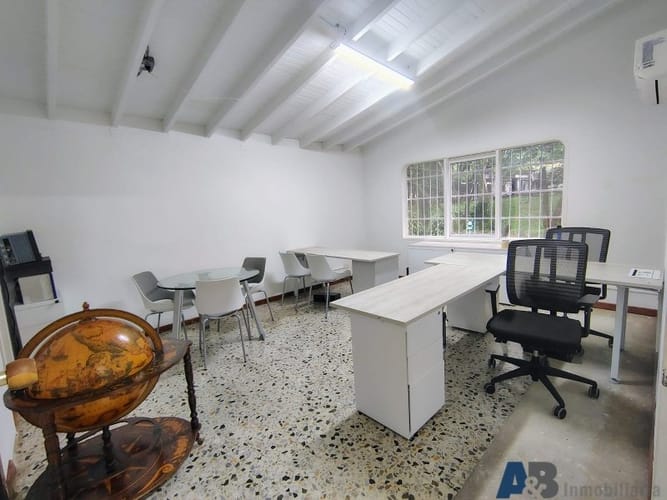 Casa de 6 alcobas en arriendo en La Aguacatala, Medellín, 300 m² · foto 13 de 19