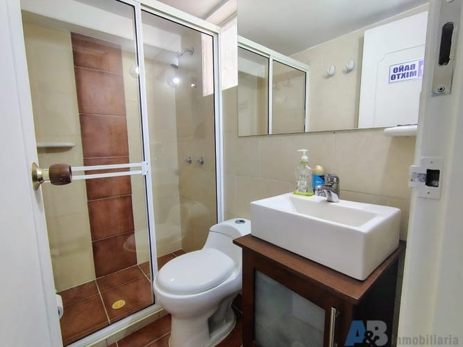 Casa de 6 alcobas en arriendo en La Aguacatala, Medellín, 300 m² · foto 15 de 19