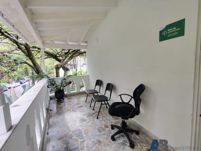 Casa de 6 alcobas en arriendo en La Aguacatala, Medellín, 300 m² · foto 18 de 19