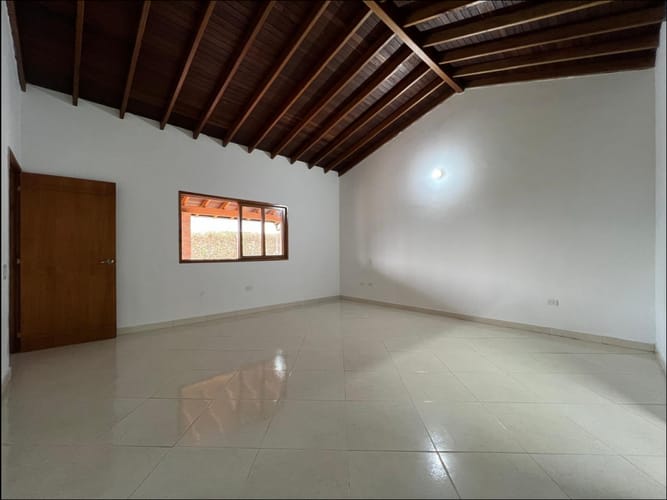 Casa de 3 alcobas en arriendo en Las Antillas, Envigado, 240 m² · foto 6 de 18