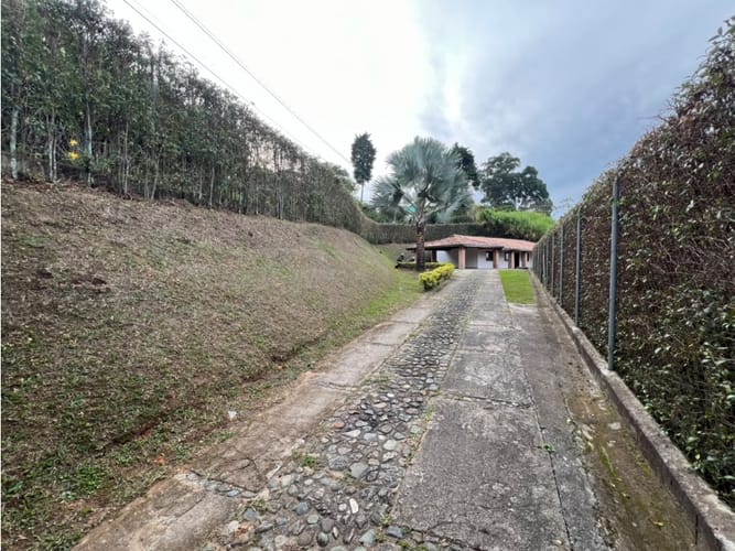 Casa de 3 alcobas en arriendo en Las Antillas, Envigado, 240 m² · foto 18 de 18