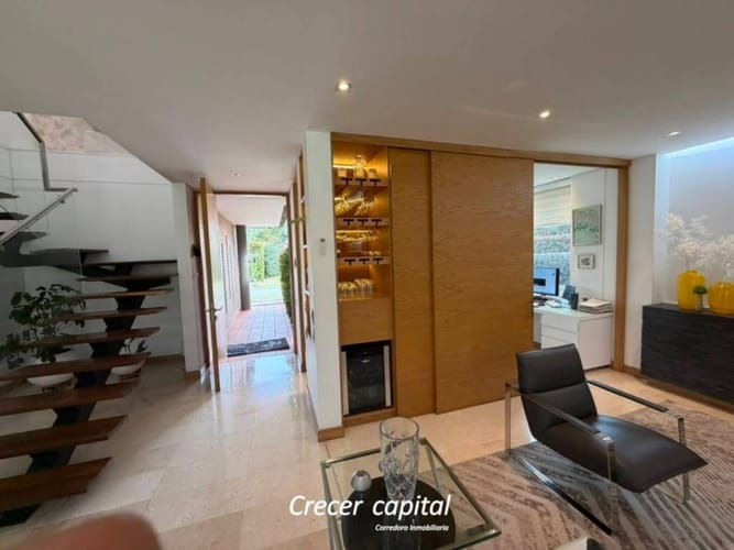 Casa de 4 alcobas en arriendo en Las Palmas, Envigado, 400 m² · foto 3 de 24