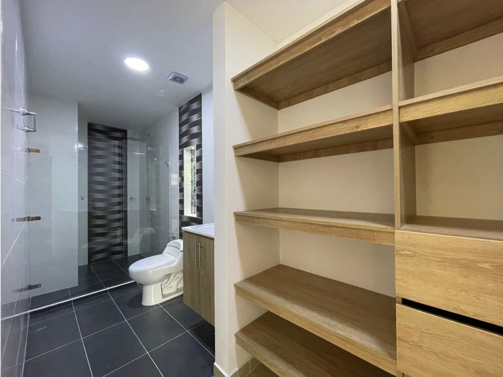 Apartamento de 3 alcobas en arriendo en Conquistadores, Medellín, 100 m² · foto 10 de 19