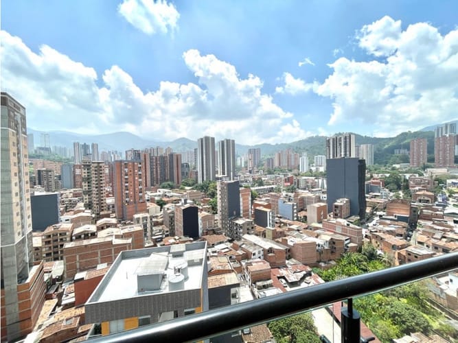 Apartamento de 2 alcobas en venta en Monteazul, Sabaneta, 54 m² · foto 2 de 13