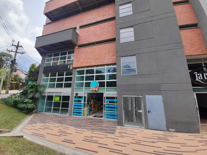 Local en arriendo en Tres Esquinas, Sabaneta, 153 m² · foto 9 de 11