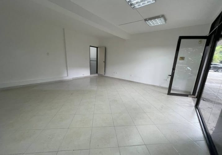 Local en arriendo en Patio Bonito, Medellín, 35 m² · foto 3 de 7