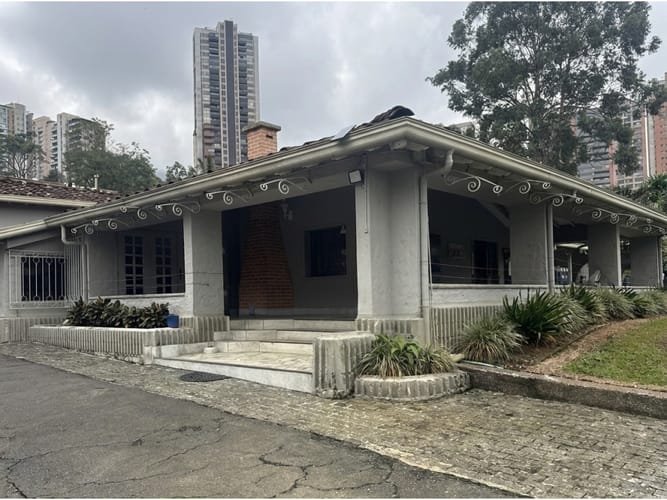 Lote en venta en Los Balsos, Medellín, 1866 m² · foto 9 de 12