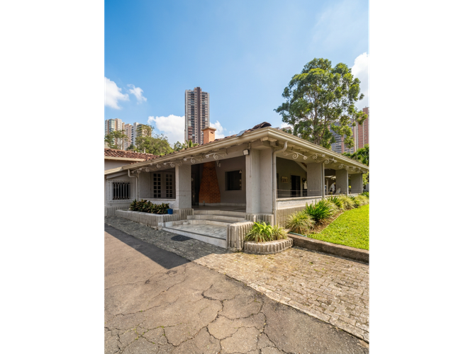 Lote en venta en Los Balsos, Medellín, 1866 m² · foto 10 de 12