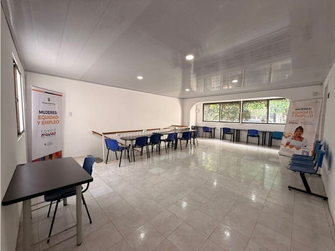 Casa de 5 alcobas en venta en San Vicente, Cali, 260 m² · foto 2 de 16