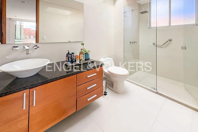 Apartamento de 4 alcobas en venta en Santa Paula, Bogotá, 246 m² · foto 9 de 18