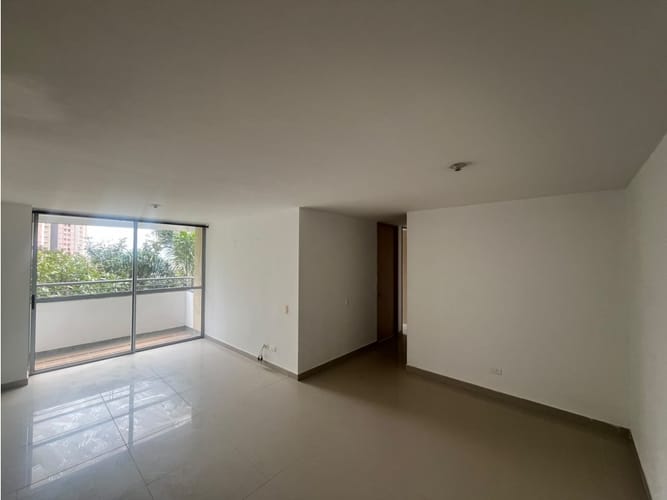Apartamento de 3 alcobas en arriendo en Cabañas, Bello, 68 m² · foto 3 de 10