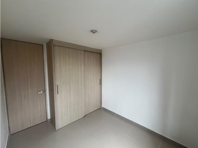 Apartamento de 3 alcobas en arriendo en Cabañas, Bello, 68 m² · foto 6 de 10