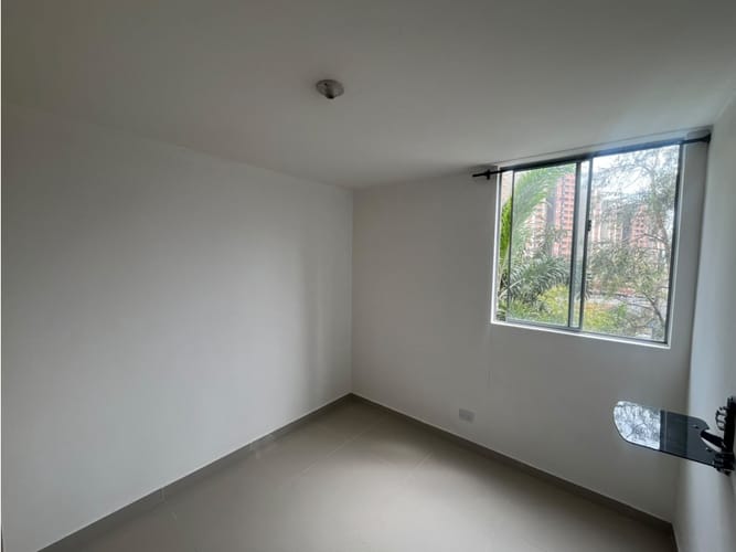 Apartamento de 3 alcobas en arriendo en Cabañas, Bello, 68 m² · foto 8 de 10