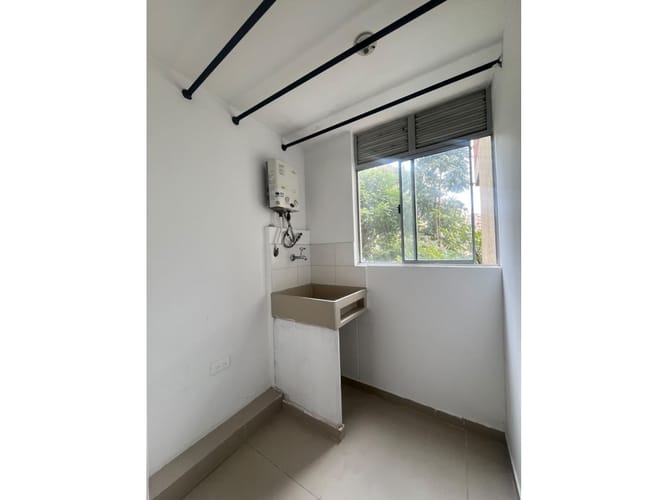 Apartamento de 3 alcobas en arriendo en Cabañas, Bello, 68 m² · foto 9 de 10
