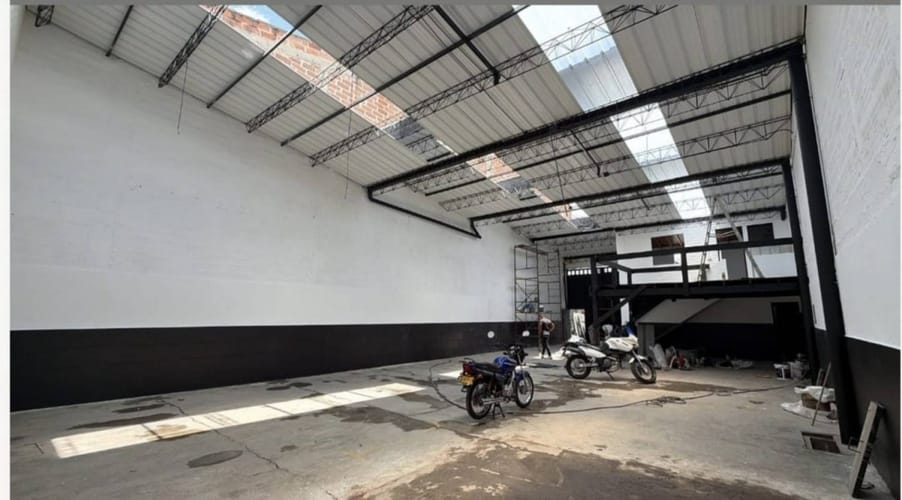 Bodega en arriendo en Suramérica, Medellín, 260 m² · foto 3 de 8