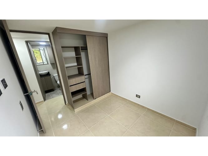 Apartamento de 3 alcobas en arriendo en Pajarito, Medellín, 57 m² · foto 4 de 12
