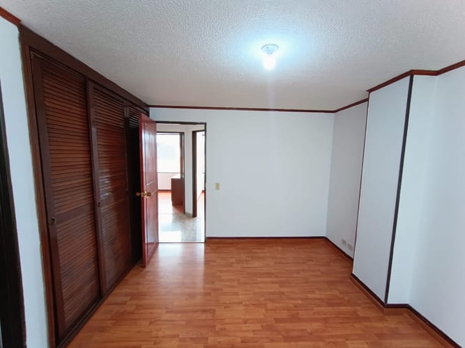 Apartamento de 3 alcobas en venta en Quinta Paredes, Bogotá, 76 m² · foto 13 de 24
