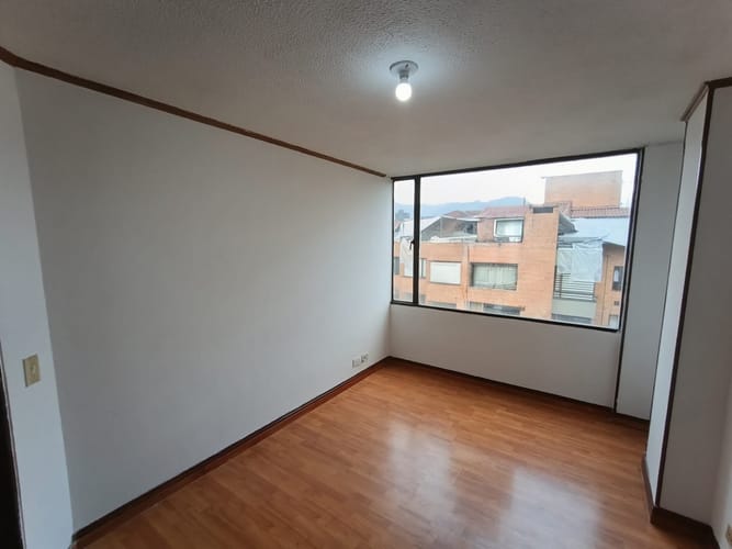 Apartamento de 3 alcobas en venta en Quinta Paredes, Bogotá, 76 m² · foto 15 de 24