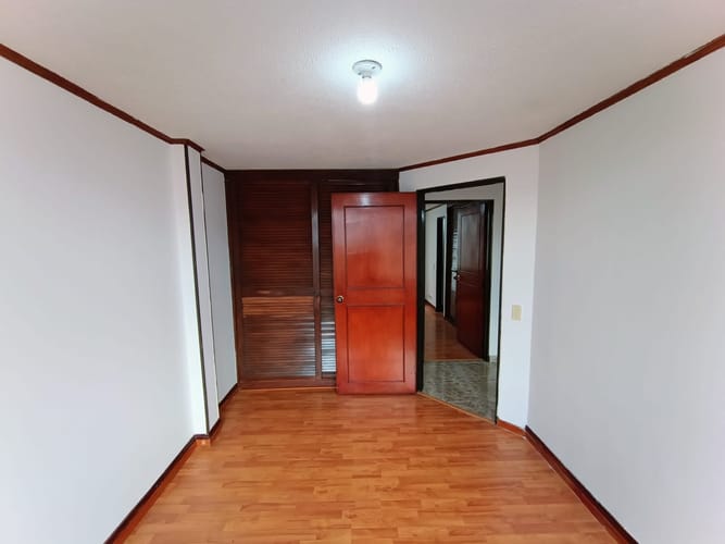 Apartamento de 3 alcobas en venta en Quinta Paredes, Bogotá, 76 m² · foto 16 de 24