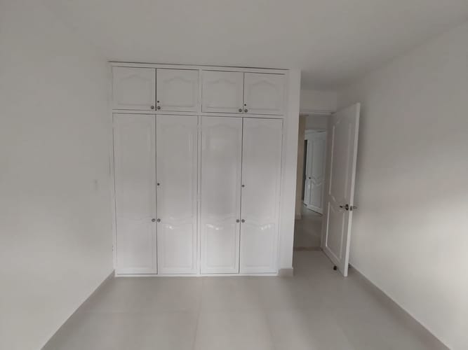 Casa de 5 alcobas en venta en Escobero, Envigado, 240 m² · foto 12 de 19