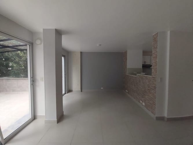 Casa de 5 alcobas en venta en Escobero, Envigado, 240 m² · foto 2 de 19