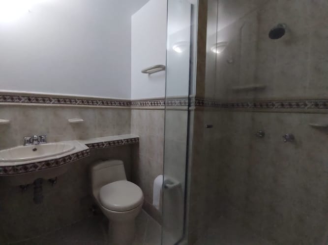 Casa de 5 alcobas en venta en Escobero, Envigado, 240 m² · foto 16 de 19