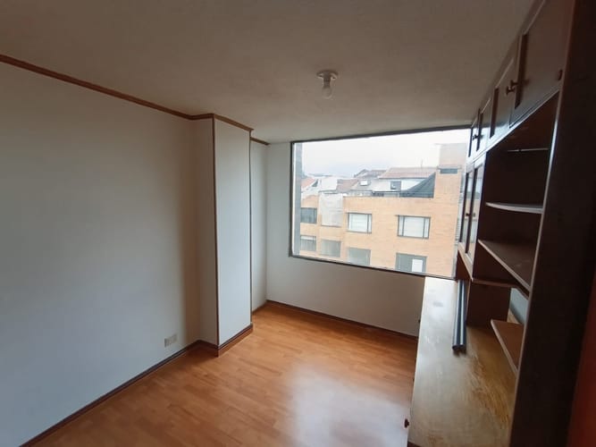 Apartamento de 3 alcobas en venta en Quinta Paredes, Bogotá, 76 m² · foto 21 de 24