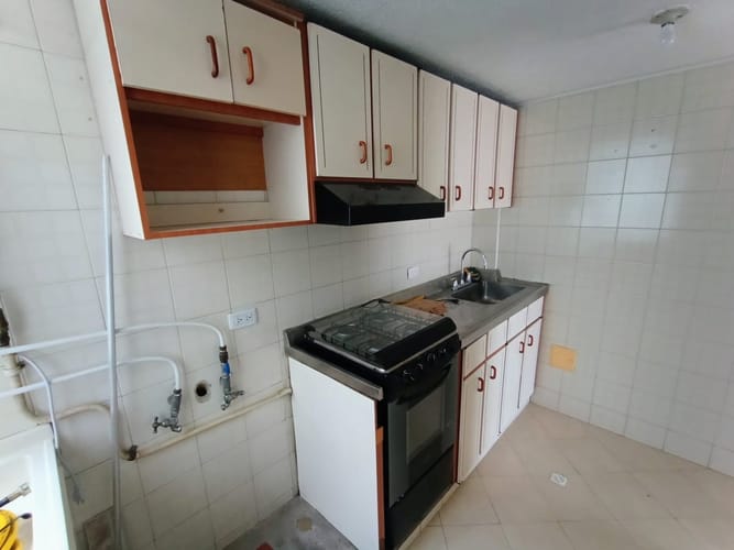 Apartamento de 3 alcobas en venta en Quinta Paredes, Bogotá, 76 m² · foto 7 de 24