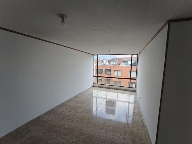 Apartamento de 3 alcobas en venta en Quinta Paredes, Bogotá, 76 m² · foto 2 de 24