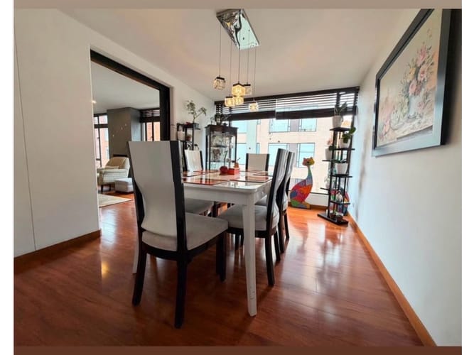 Apartamento de 3 alcobas en venta en Chico Norte, Bogotá, 152 m² · foto 2 de 10