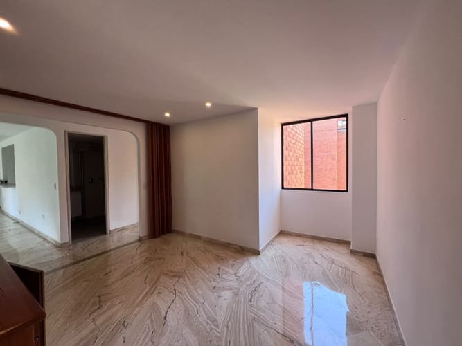 Apartamento de 2 alcobas en arriendo en El Poblado, Medellín, 95 m² · foto 10 de 13
