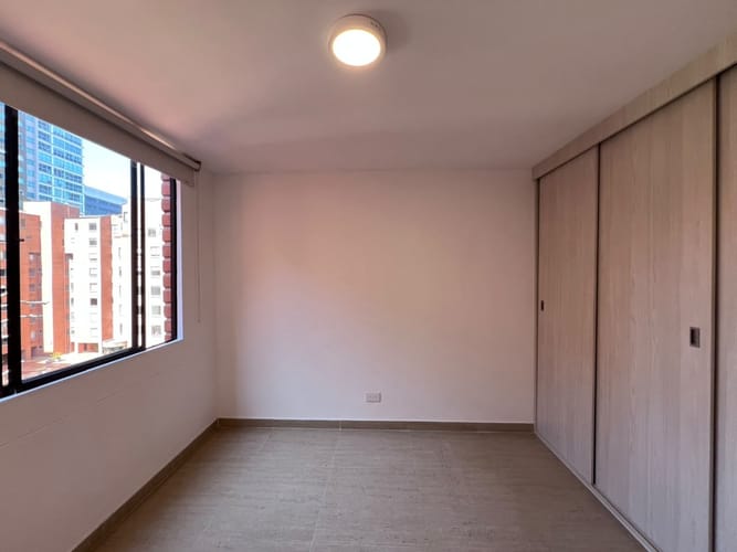 Apartamento de 2 alcobas en arriendo en El Poblado, Medellín, 95 m² · foto 11 de 13