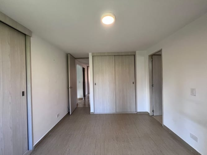 Apartamento de 2 alcobas en arriendo en El Poblado, Medellín, 95 m² · foto 9 de 13