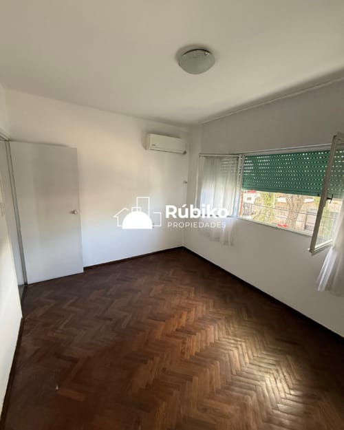 Apartamendo de Dos Dormitorios, Estufa a leña y Terraza con Parrillero. · Foto 5