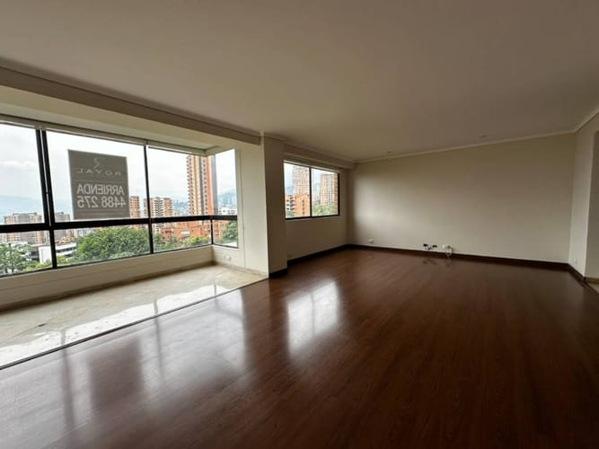 Apartamento de 3 alcobas en arriendo en Las Lomas, Medellín, 200 m² · foto 2 de 21