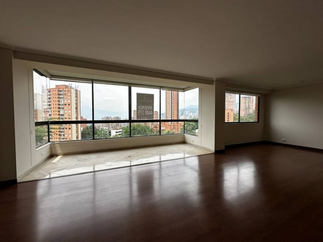 Apartamento de 3 alcobas en arriendo en Las Lomas, Medellín, 200 m² · foto 3 de 21