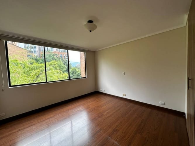 Apartamento de 3 alcobas en arriendo en Las Lomas, Medellín, 200 m² · foto 5 de 21