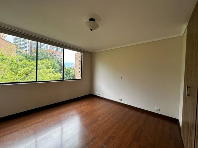 Apartamento de 3 alcobas en arriendo en Las Lomas, Medellín, 200 m² · foto 9 de 21