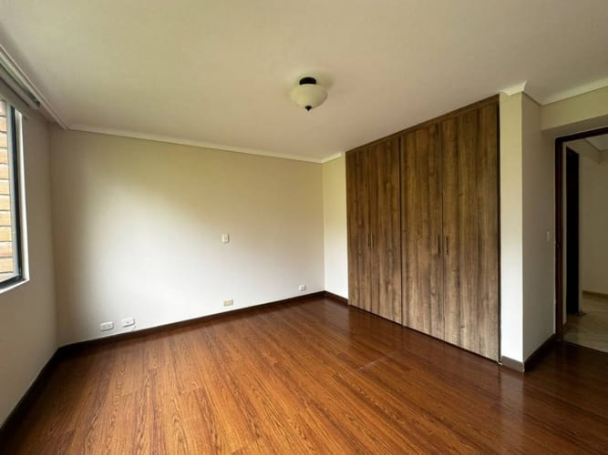 Apartamento de 3 alcobas en arriendo en Las Lomas, Medellín, 200 m² · foto 10 de 21